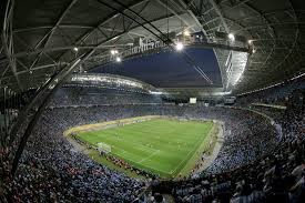 陕西：近百名选手冰上竞速 助力冰雪运动“热”起来